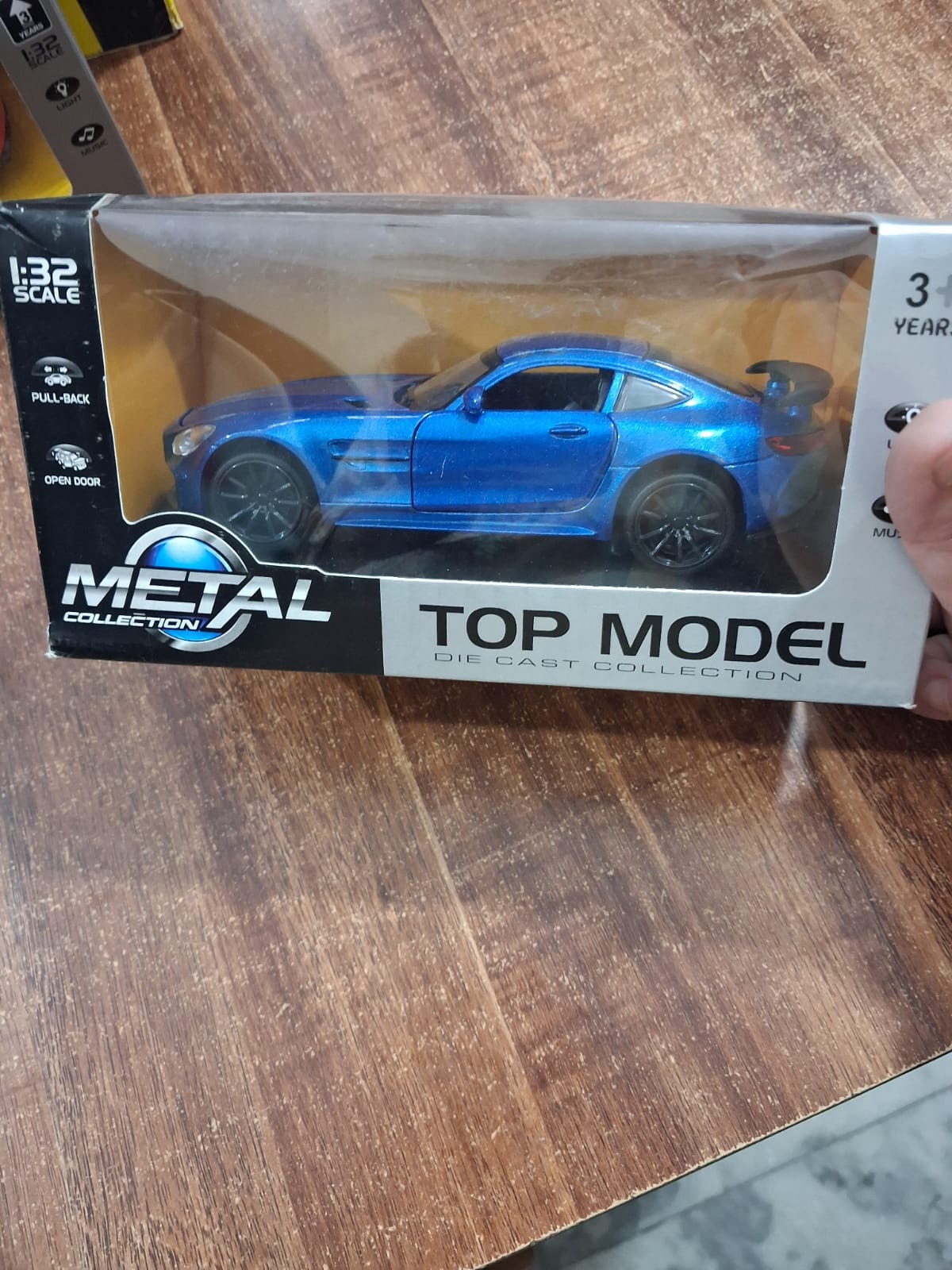 1:32 Mercedes AMG GT Die-Cast Model – Pullback, Lights & Sound, Opening Doors