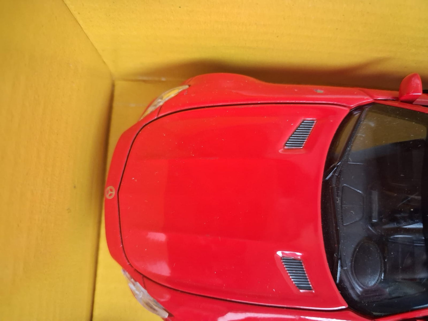 1:32 Mercedes AMG GT Die-Cast Model – Pullback, Lights & Sound, Opening Doors