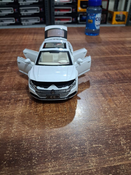 Volkswagen Passat CC Die-Cast Model Car – 1:32 Scale | White | Light & Sound