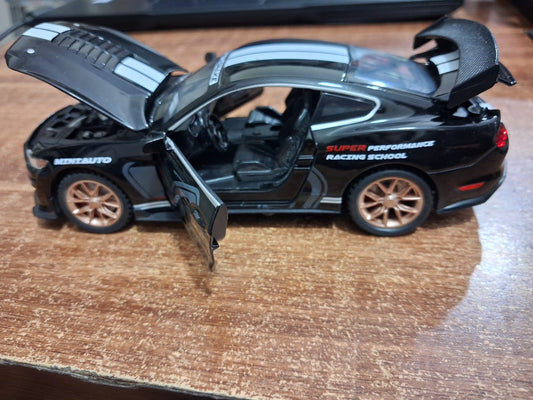 1:32 Scale GT500 Shelby Die-Cast Car – Pullback Action & Opening Doors