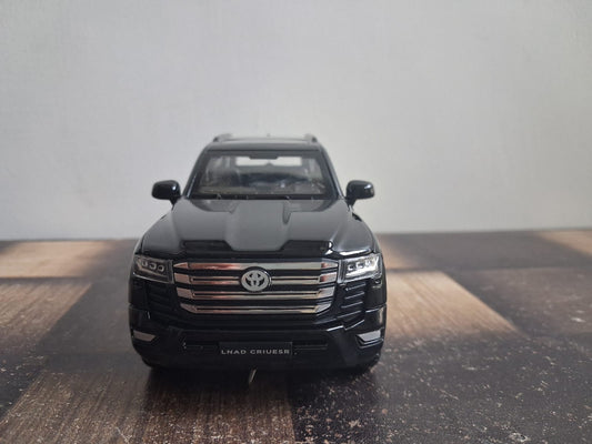 1:32 Toyota Land Cruiser Die-Cast Model – Light, Sound & Pull-Back Action (Black)
