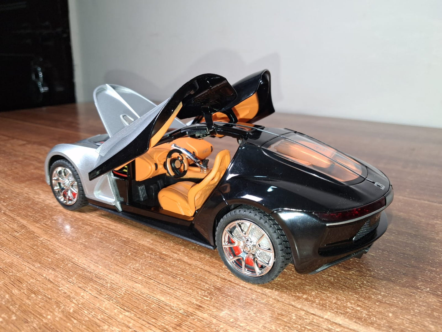Bugatti Atlantis Diecast Model – 1:24 Scale | Silver & Black | Light, Sound & Movable Tyres
