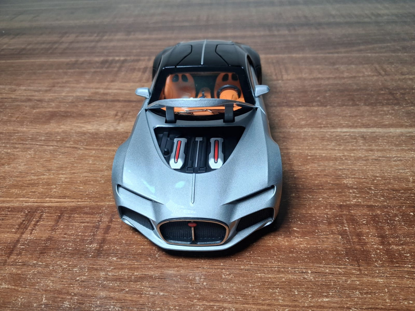 Bugatti Atlantis Diecast Model – 1:24 Scale | Silver & Black | Light, Sound & Movable Tyres