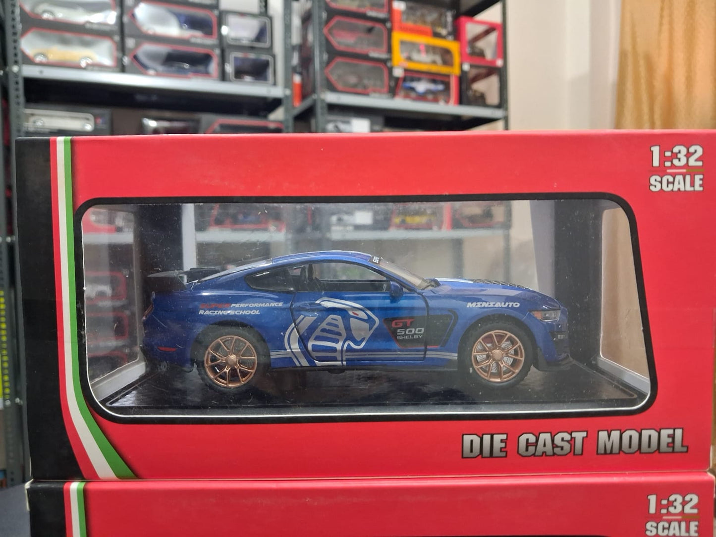 1:32 Scale GT500 Shelby Die-Cast Car – Pullback Action & Opening Doors