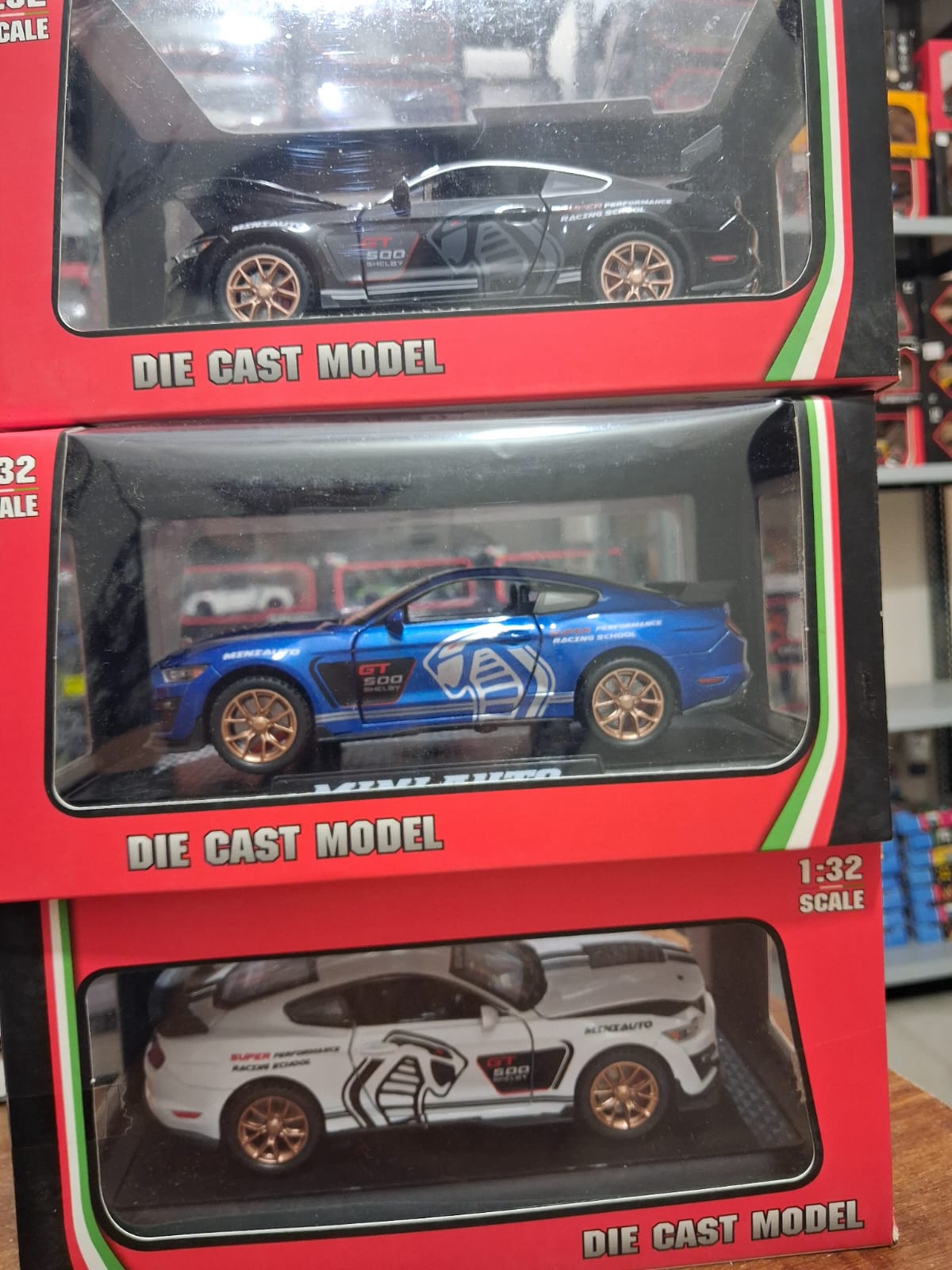 1:32 Scale GT500 Shelby Die-Cast Car – Pullback Action & Opening Doors
