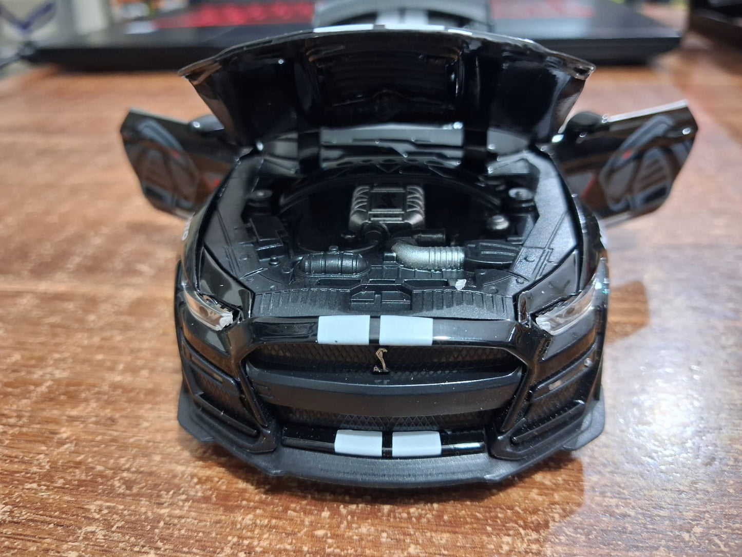 1:32 Scale GT500 Shelby Die-Cast Car – Pullback Action & Opening Doors