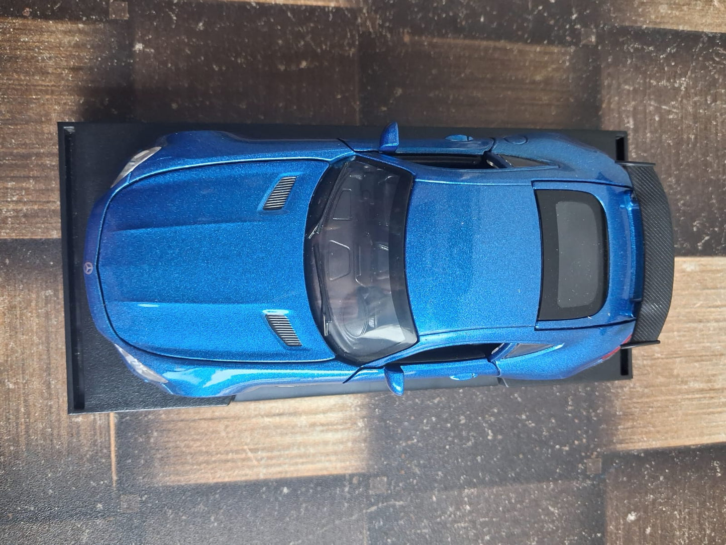 1:32 Mercedes AMG GT Die-Cast Model – Pullback, Lights & Sound, Opening Doors