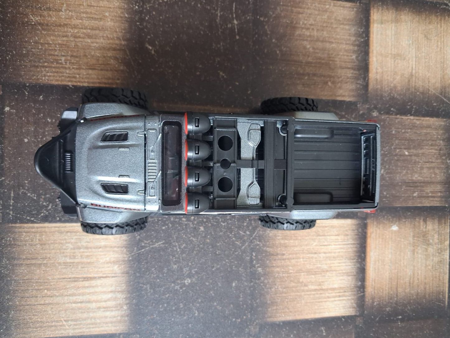 1:32 Off-Road SUV Die-Cast Model – Rugged Jeep Style with Light, Sound & Pull-Back (Grey)