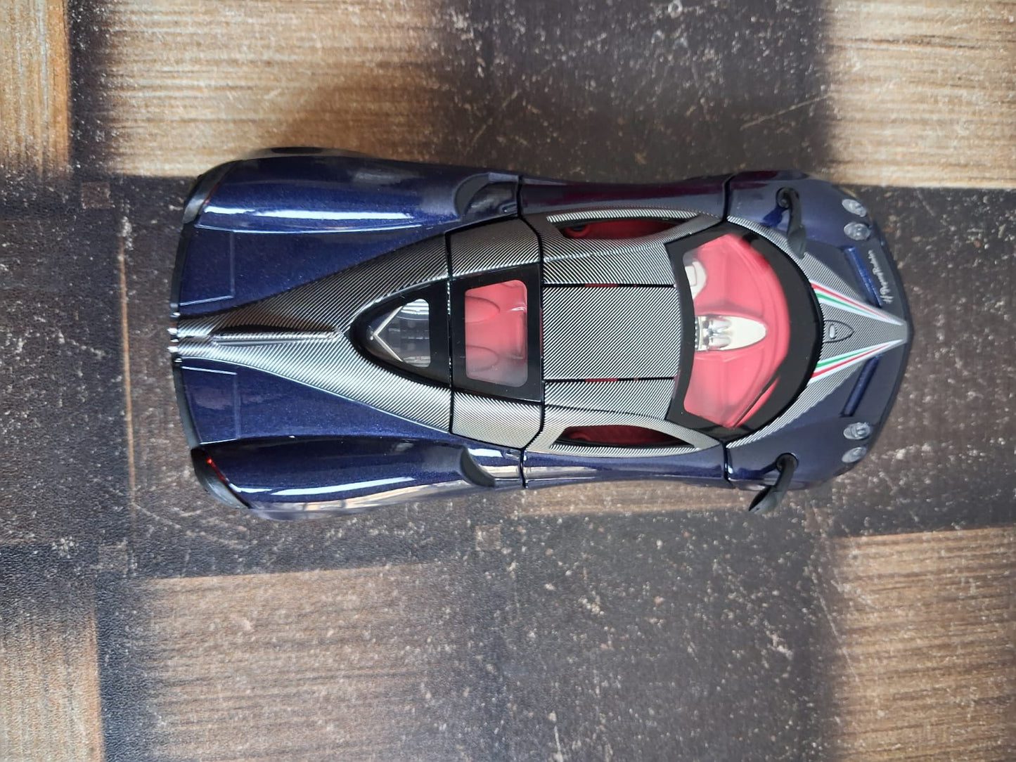 1:32 Pagani Huayra Roadster Die-Cast Model – Pullback Action & Opening Parts