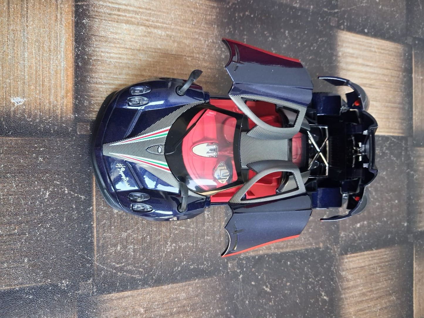 1:32 Pagani Huayra Roadster Die-Cast Model – Pullback Action & Opening Parts